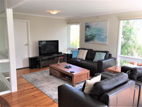 Kookas Retreat - Pubs and Clubs 4