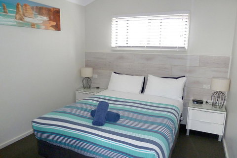 Apollo Bay Waterfront Motor Inn - Pubs and Clubs 6