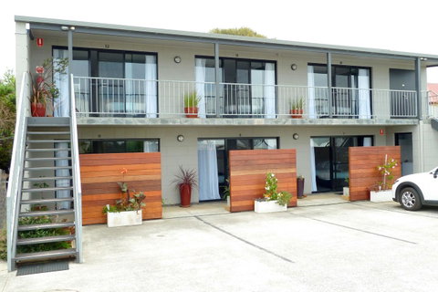Apollo Bay Waterfront Motor Inn - Pubs and Clubs 9
