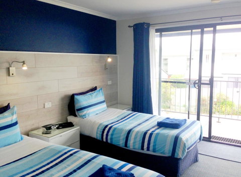 Apollo Bay Waterfront Motor Inn - Pubs and Clubs 31