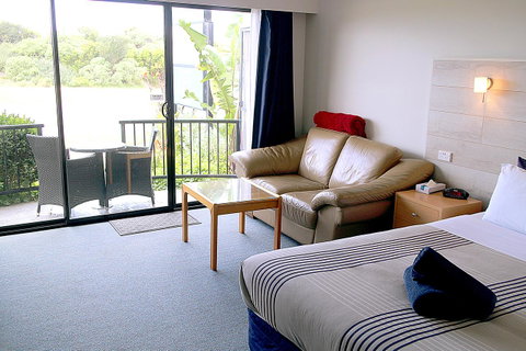 Apollo Bay Waterfront Motor Inn - Pubs and Clubs 30