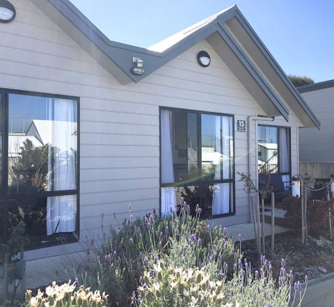 Apollo Bay Waterfront Motor Inn - Pubs and Clubs 25
