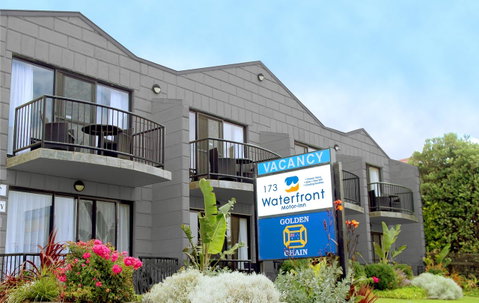 Apollo Bay Waterfront Motor Inn - Pubs and Clubs 0