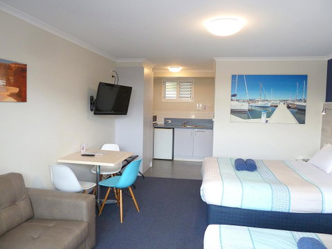 Apollo Bay Waterfront Motor Inn - Pubs and Clubs 18