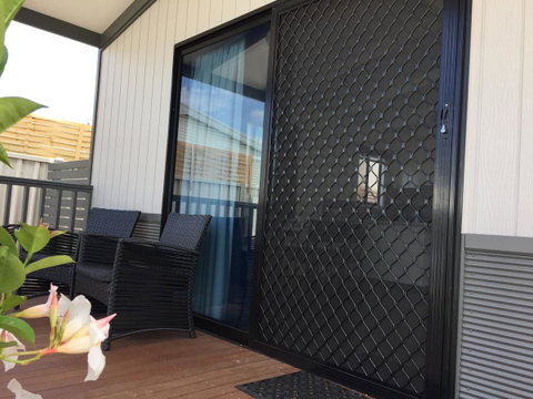 Apollo Bay Waterfront Motor Inn - Pubs and Clubs 36