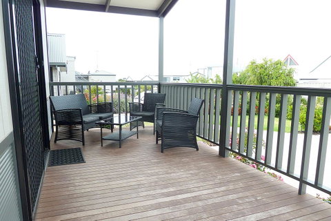 Apollo Bay Waterfront Motor Inn - Pubs and Clubs 12