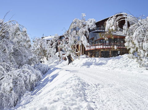 Astra Falls Creek - Pubs and Clubs 3