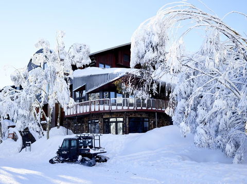 Astra Falls Creek - Pubs and Clubs 0