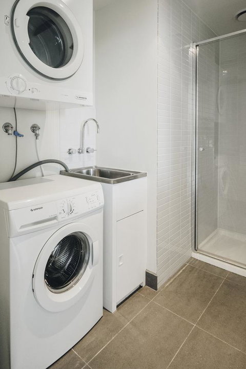 Mono Apartments On Franklin Street - Go Out 20