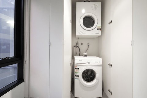 Mono Apartments On Franklin Street - Go Out 9