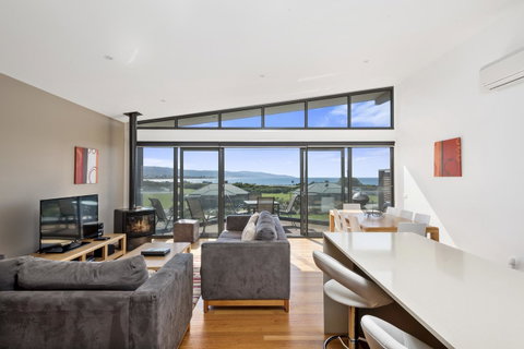 Apollo Bay Cottages - Go Out 13