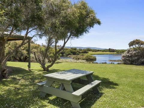 Apollo Bay Cottages - Go Out 6