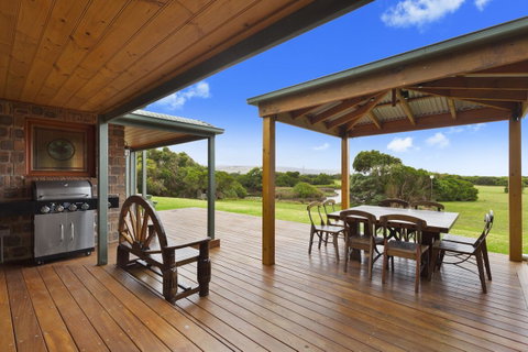 Apollo Bay Cottages - Go Out 4