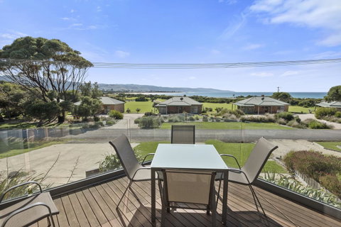 Apollo Bay Cottages - Go Out 11
