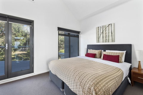 Apollo Bay Cottages - Go Out 9