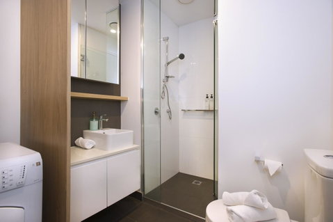 Mono Apartments On La Trobe Street - Go Out 10