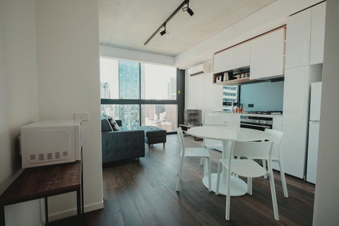 Mono Apartments On La Trobe Street - Go Out 1