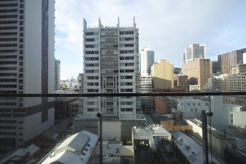 Mono Apartments On La Trobe Street - Go Out 17