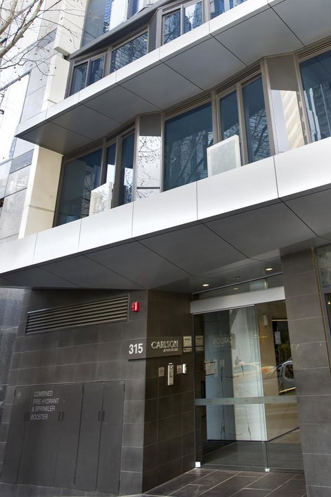 Mono Apartments On La Trobe Street - Go Out 13
