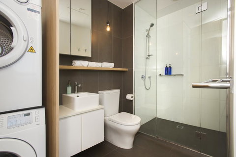Mono Apartments On La Trobe Street - Go Out 15