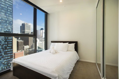 Mono Apartments On La Trobe Street - Go Out 9