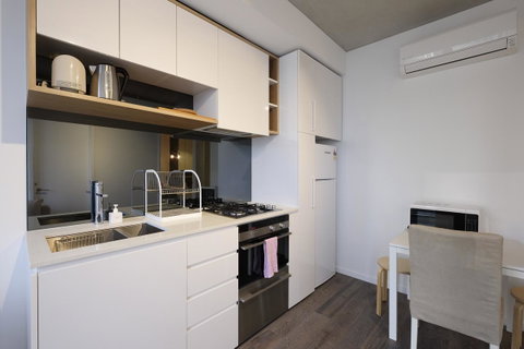 Mono Apartments On La Trobe Street - Go Out 18