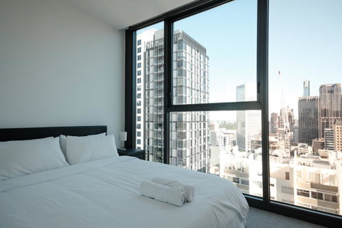 Mono Apartments On La Trobe Street - Go Out 3