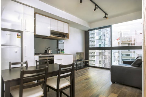Mono Apartments On La Trobe Street - Go Out 6