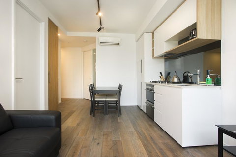 Mono Apartments On La Trobe Street - Go Out 7