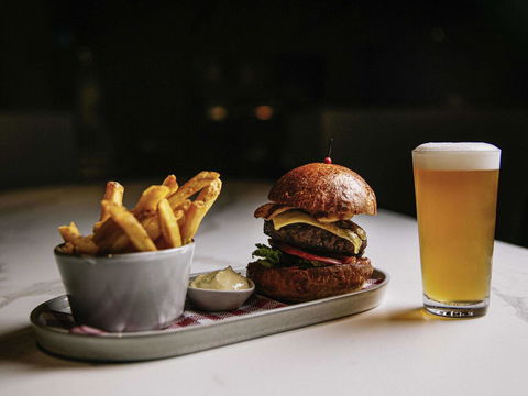 Pullman Melbourne City Centre - Pubs and Clubs 41