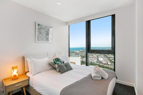 Experience Platinum Hotel Apartments - Go Out 11
