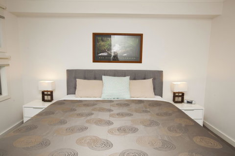 7 Falls Apartments - Pubs and Clubs 23