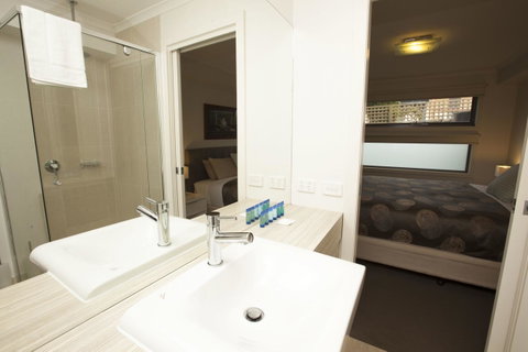 7 Falls Apartments - Pubs and Clubs 17