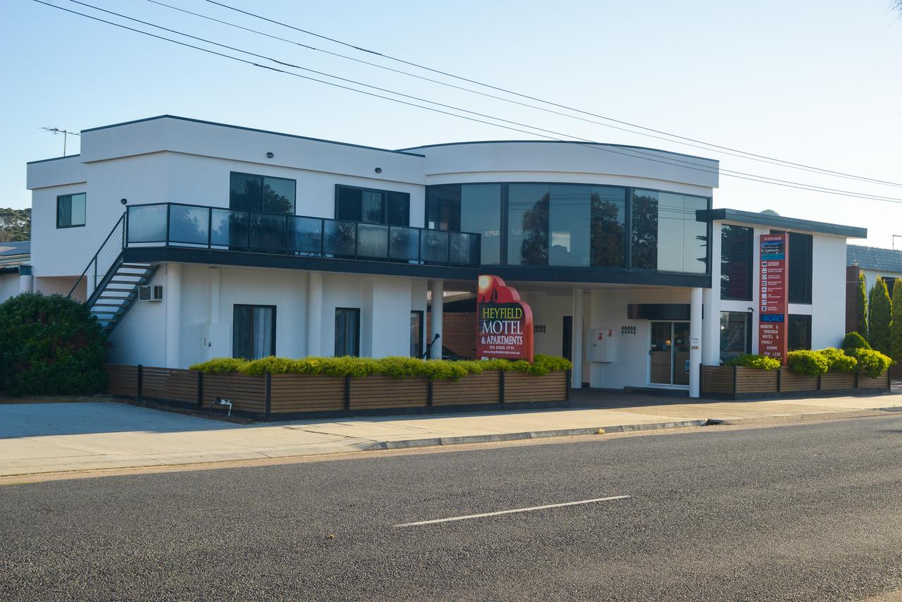  Pubs and Clubs