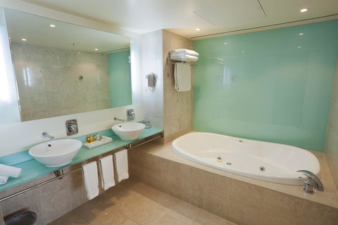 PARKROYAL Melbourne Airport - Pubs and Clubs 18