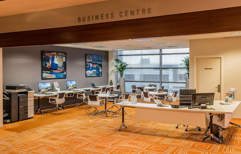 PARKROYAL Melbourne Airport - Pubs and Clubs 5