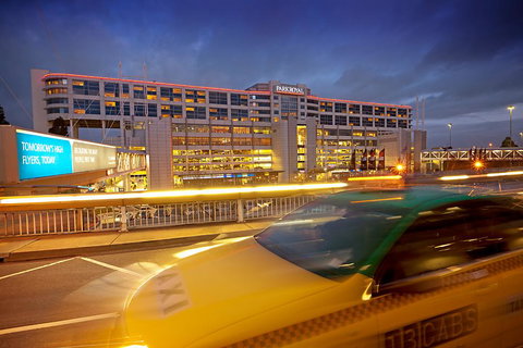 PARKROYAL Melbourne Airport - Pubs and Clubs 0