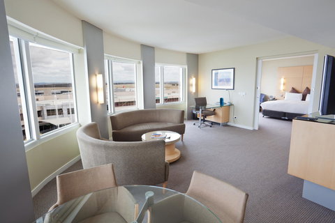 PARKROYAL Melbourne Airport - Pubs and Clubs 30