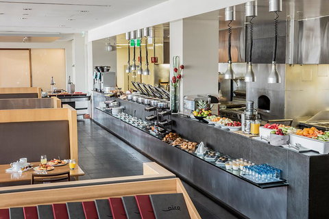 PARKROYAL Melbourne Airport - Pubs and Clubs 7