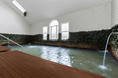 Deep Blue Hotel & Hot Springs - Go Out 12
