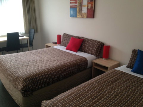 Beachcomber Motel & Apartments - Pubs and Clubs 34