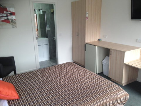 Beachcomber Motel & Apartments - Pubs and Clubs 31