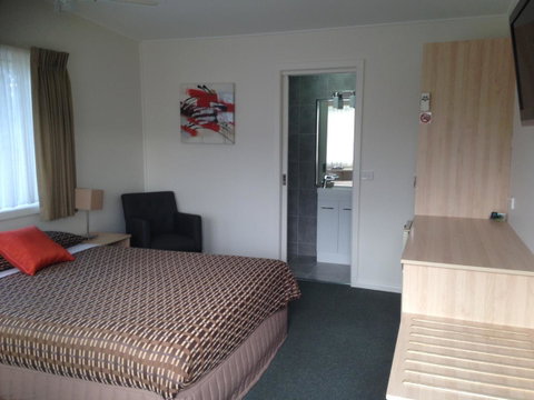 Beachcomber Motel & Apartments - Pubs and Clubs 30