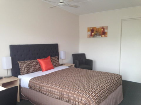 Beachcomber Motel & Apartments - Pubs and Clubs 38