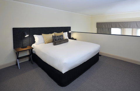 Grand Hotel Melbourne - Go Out 18