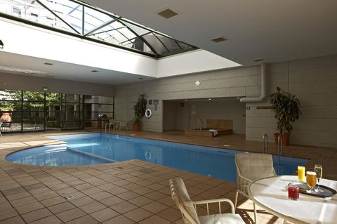 Grand Hotel Melbourne - Go Out 1