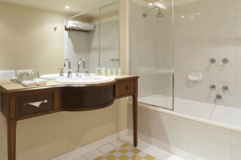 Grand Hotel Melbourne - Go Out 26