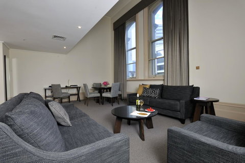 Grand Hotel Melbourne - Go Out 35