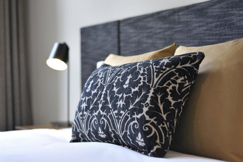 Grand Hotel Melbourne - Go Out 22