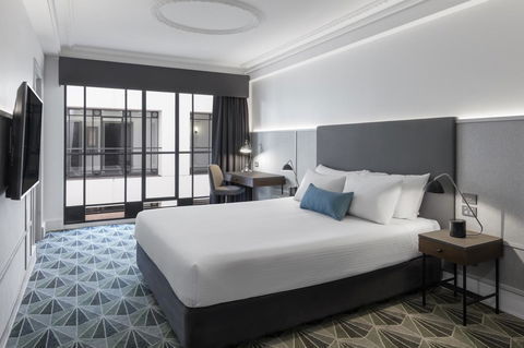 The Savoy Hotel On Little Collins Melbourne - Pubs and Clubs 16